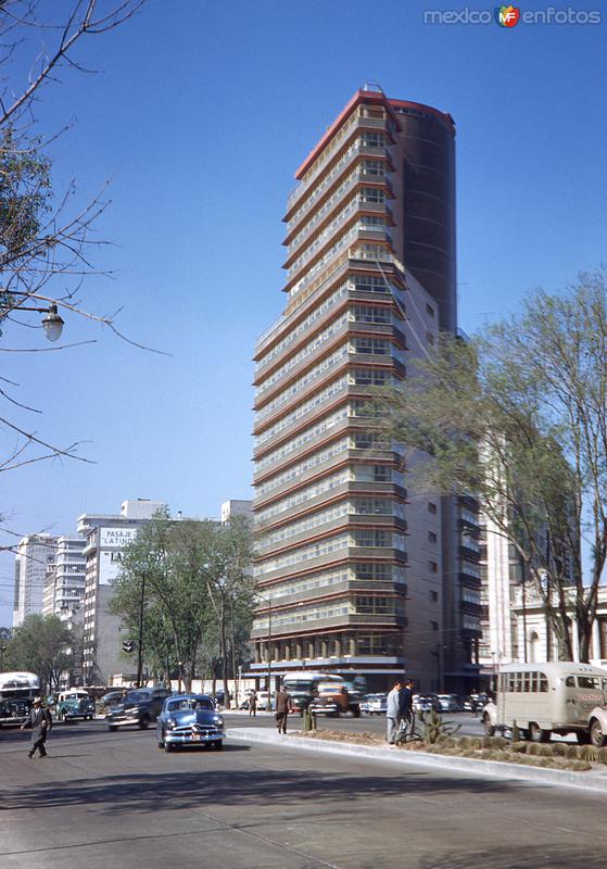 Edificio de la Secretaría de Recursos Hidráulicos (circa 1952)