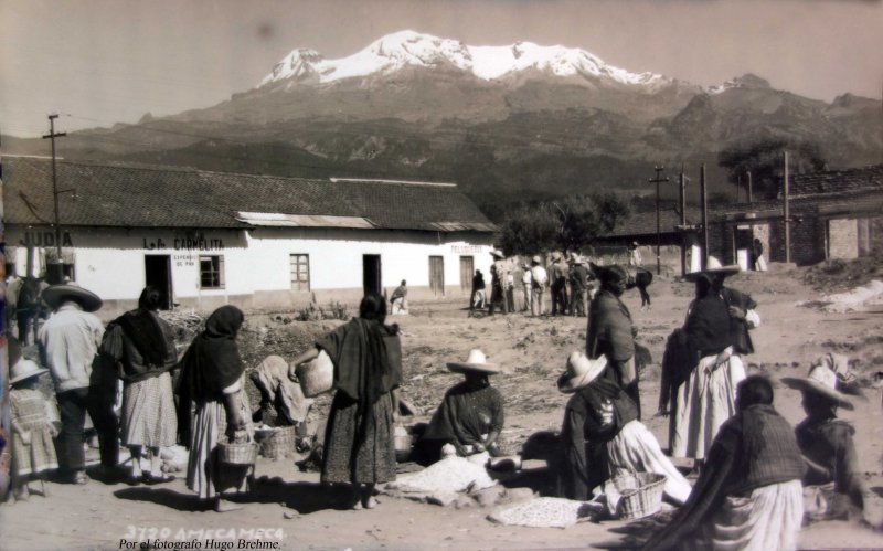 Dia de Mercado Por el fotografo Hugo Brehme.