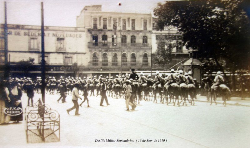 Desfile Militar Septembrino ( 16 de Sep- de 1910 )