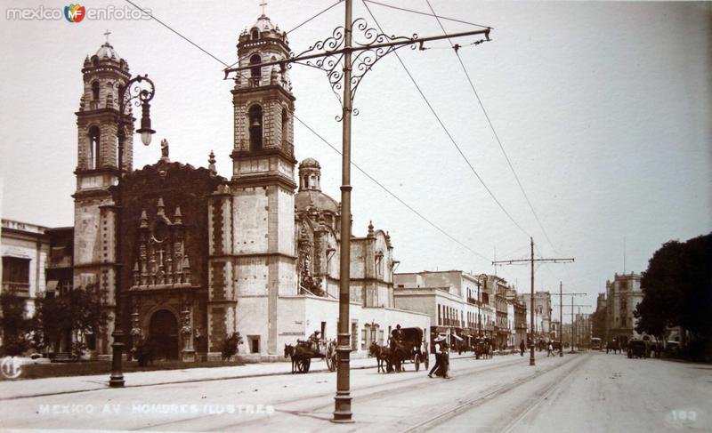 Avenida de Los Hombres Ilustres.