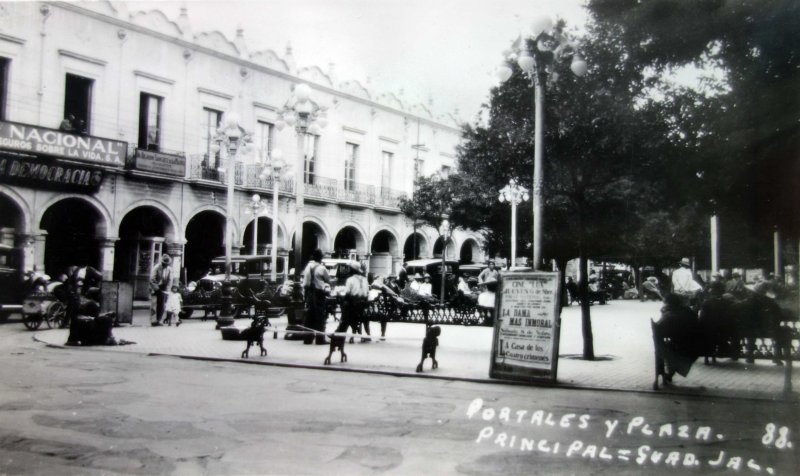 Plaza Principal y Portales.