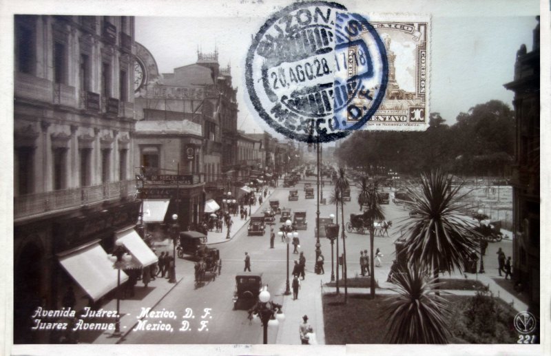 Avenida Juarez ( Fechada el 20 de Agosto de 1928 ).