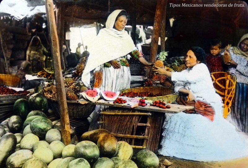 Tipos Mexicanos vendedoras de fruta.