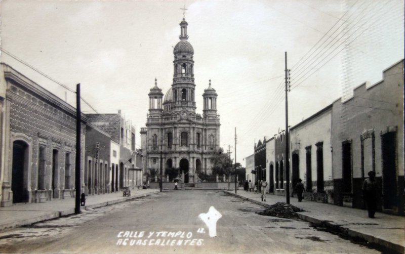 Calle y Templo.