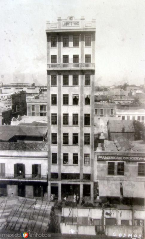 Edificio J. Brito & Hermanos ( Fechada el 12 de Octubre de 1921 ).