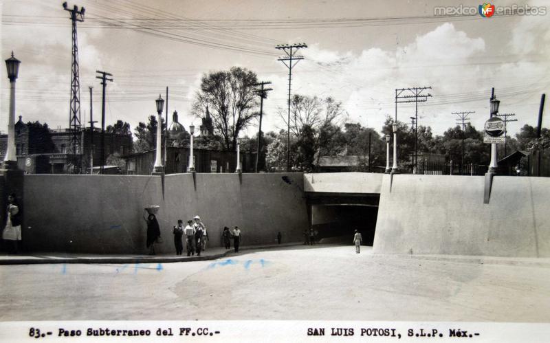 Paso subterraneo del Ferrocarril Mexicano ( Fechada el 8 de Agosto de 1954 ).