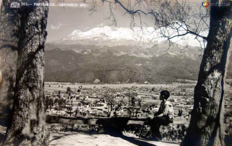 Panorama de Amecameca, Edo de México y volcan Ixtaccihuatl al fondo.
