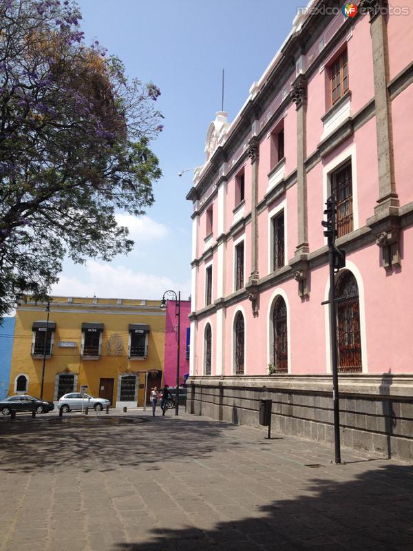 Callejón de Los Sapos y Edificio El Carolino. Abril/2017