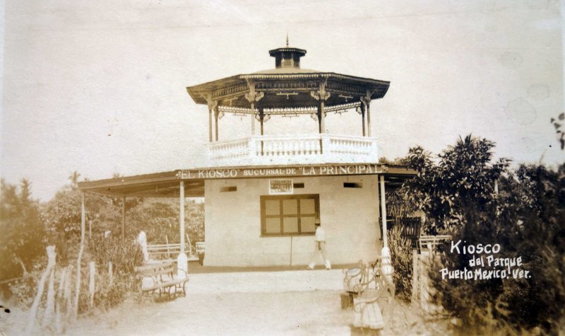 Kiosko del Parque Puerto Mexico.