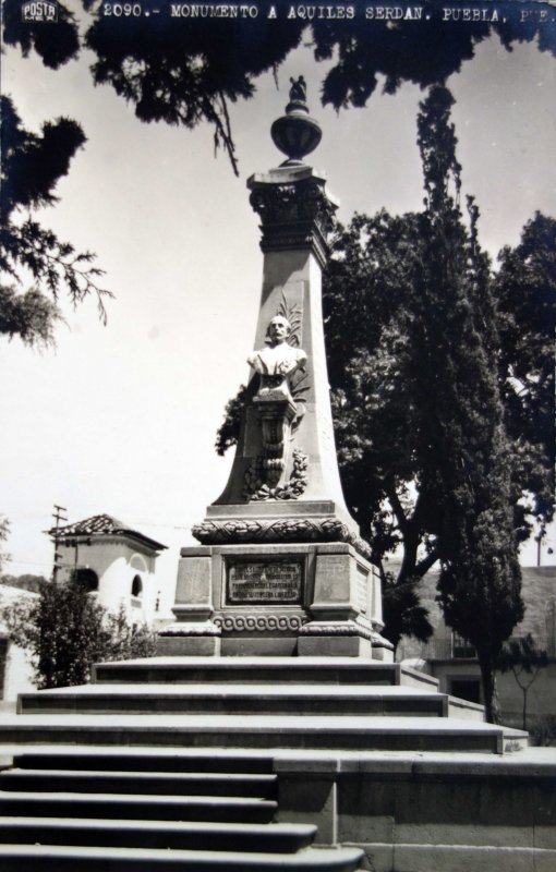 Monumento a Aquiles Serdan.