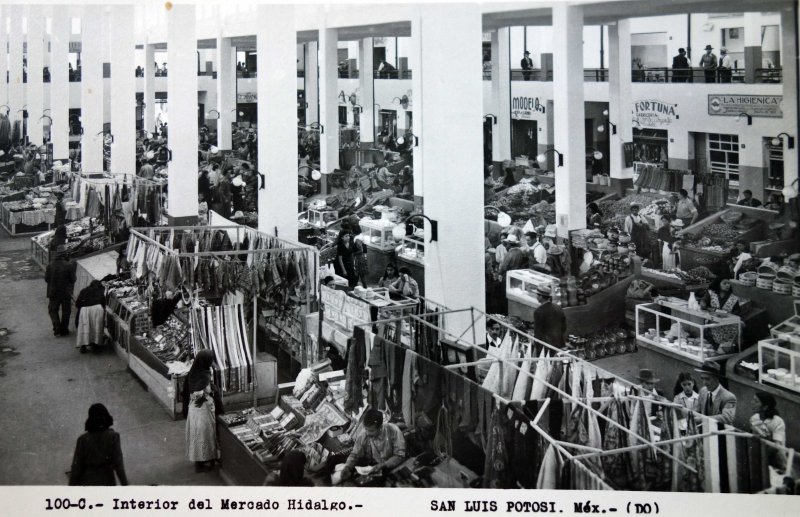 Interior del Mercado Hidalgo.