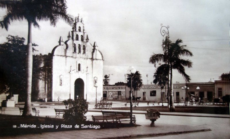 Iglesia y plaza de Santiago.