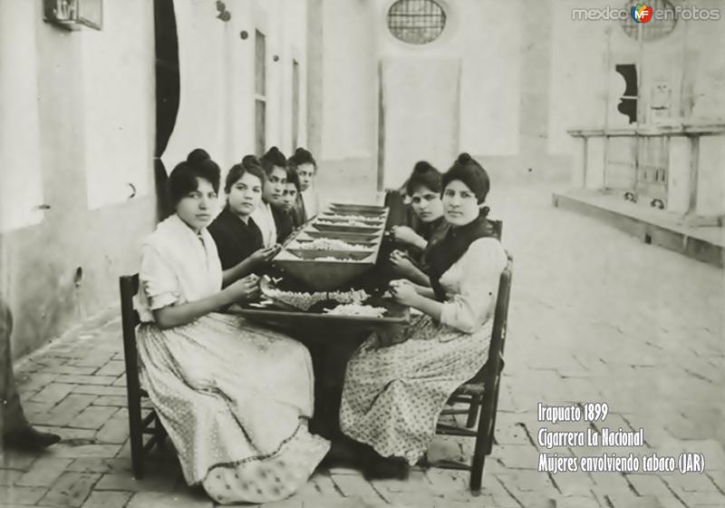 Mujeres envolviendo tabaco Cigarrera La Nacional Irapuato 1899