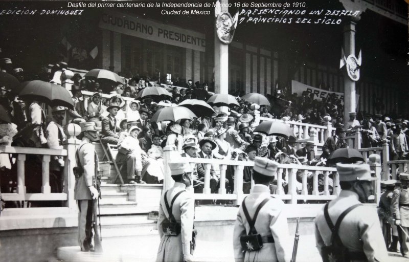 Desfile del primer centenario de la Independencia de Mexico 16 de Septiembre de 1910 Ciudad de México.