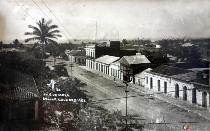 Avenida Cinco de Mayo.