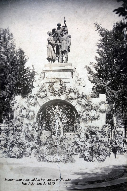 Monumento a los caidos franceses en Puebla 7 de diciembre de 1910.