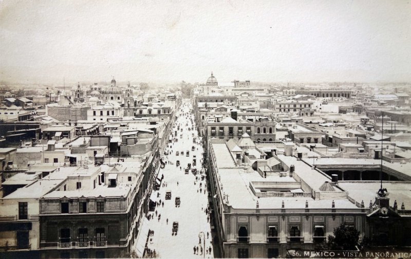 Avenida Cinco de Mayo Panorama.