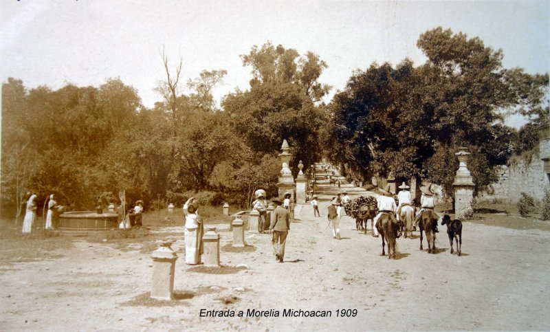 Entrada a Morelia Michoacan 1909 ( Circulada el 15 de Enero de 1909 ).