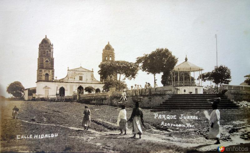 Calle Hidalgo y Parque Juarez.