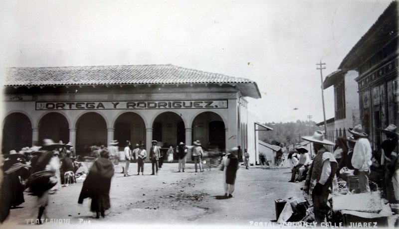 Portal Colon y calle Juarez.