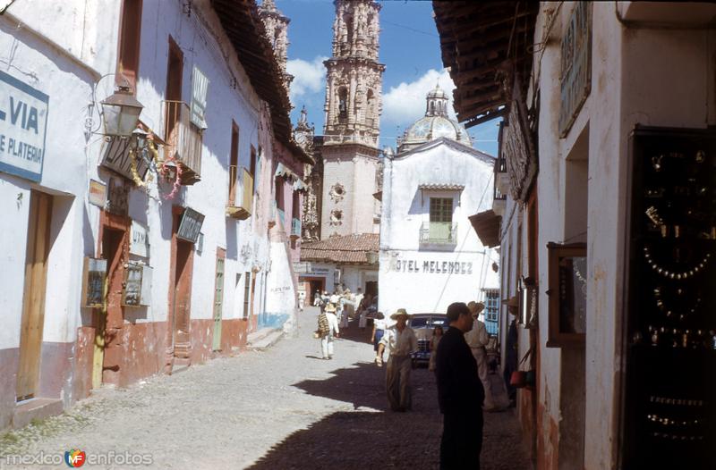 Vista al templo de Santa Prisca (1953)