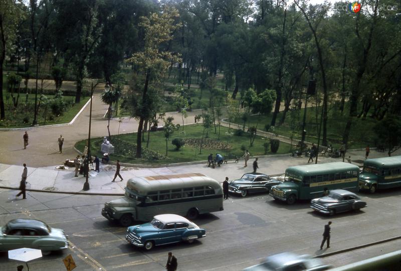 Alameda Central y Avenida Juárez desde el Hotel del Prado (1955)