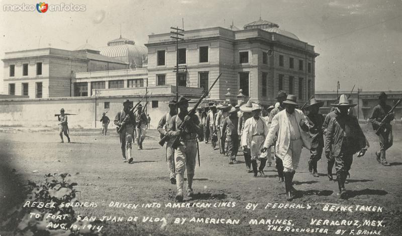 Soldados rebeldes capturados por marinos estadounidenses (Agosto 10, 1914)