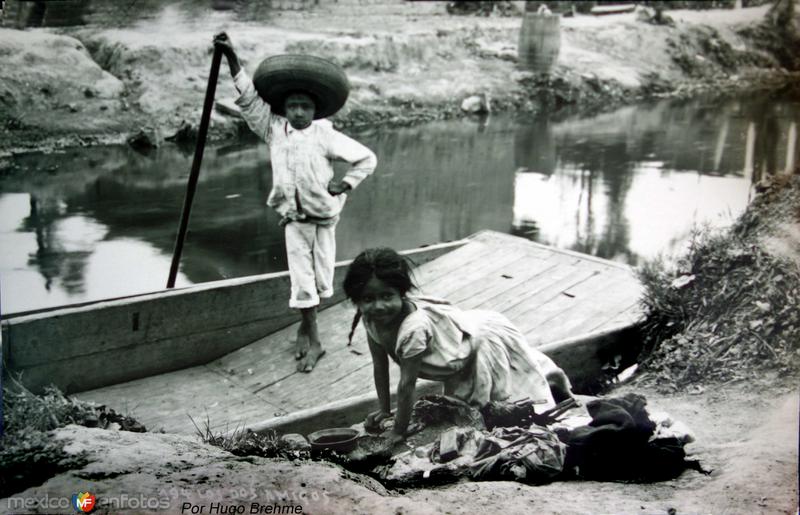 Los dos amigos por el Fotógrafo Hugo Brehme.