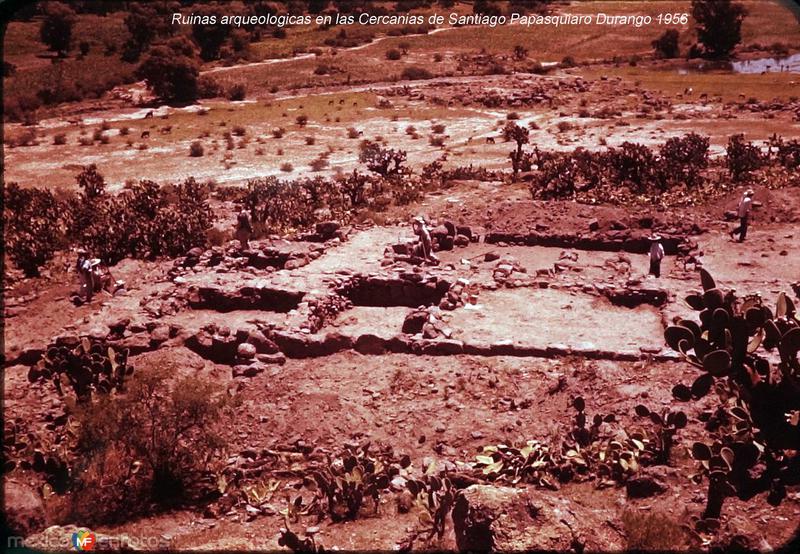 Ruinas arqueologicas en las Cercanias de Santiago Papasquiaro Durango 1956