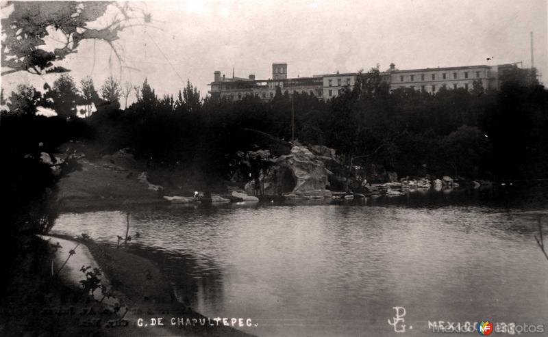 El Castillo de Chapultepec ( Circulada el 16 de Agosto de 1932 ).