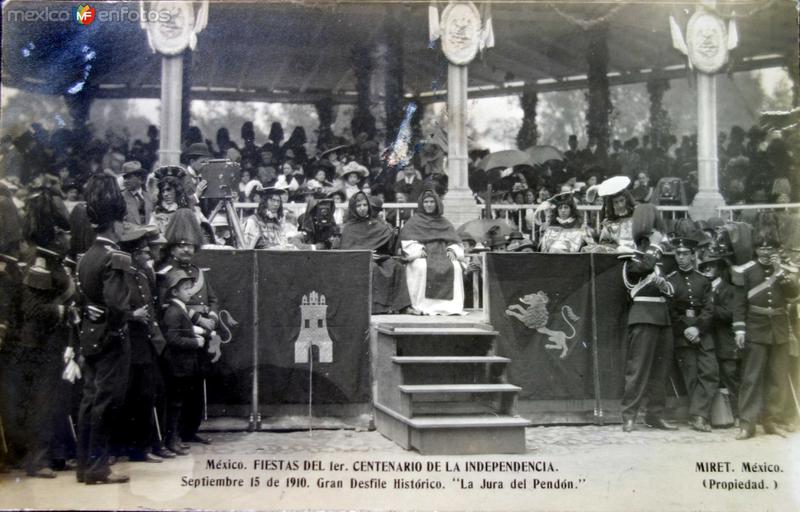 FIESTAS DE EL CENTENARIO ( Sep-15-1910 ) La Jura del Pendon por el fotografo Felix Miret.