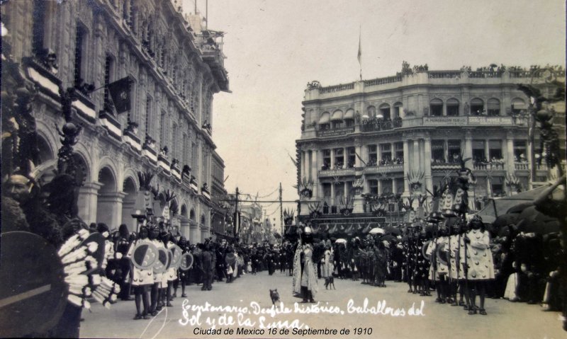 FIESTAS DE EL CENTENARIO ( Sep-16-1910 ) Desfile historico caballeros de el Sol Y de la Luna.