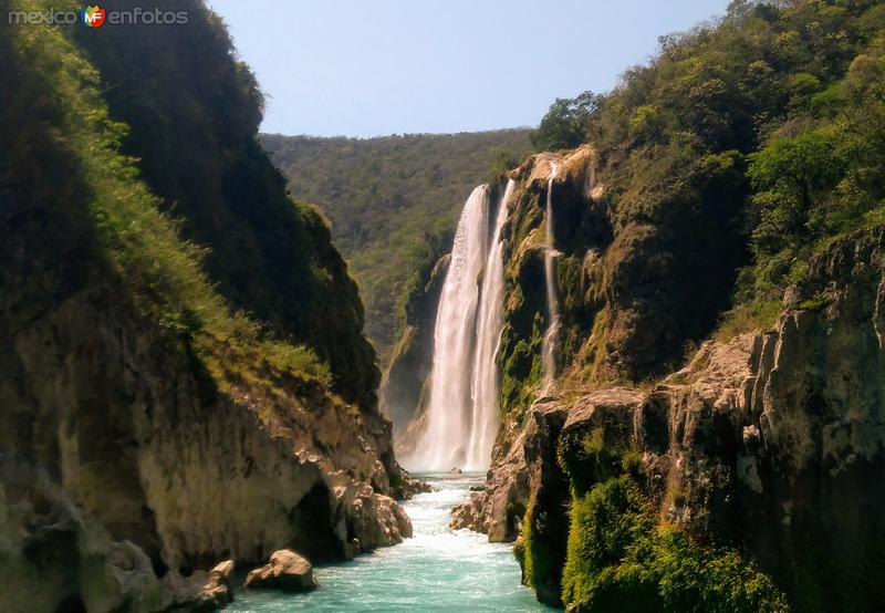 Cascada de Tamul y Río Santa María