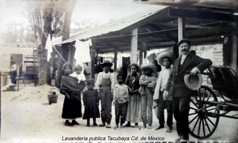 Lavanderia publica Tacubaya Cd. de Mexico.