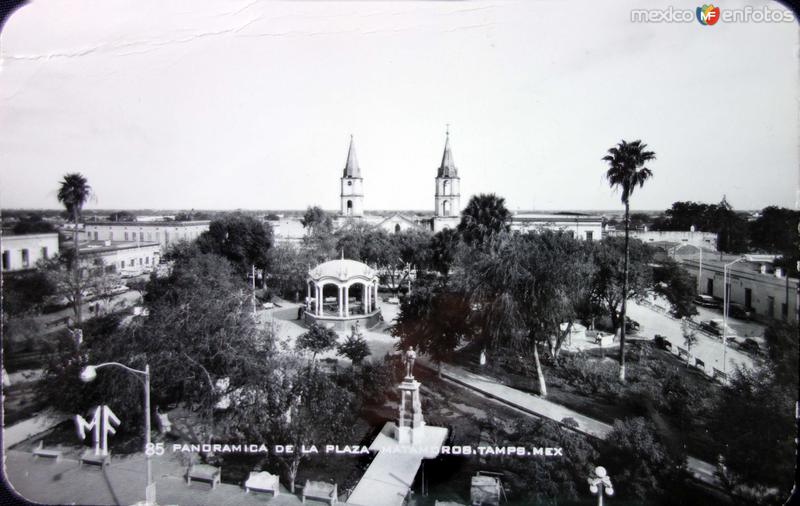 La Plaza y Catedral.