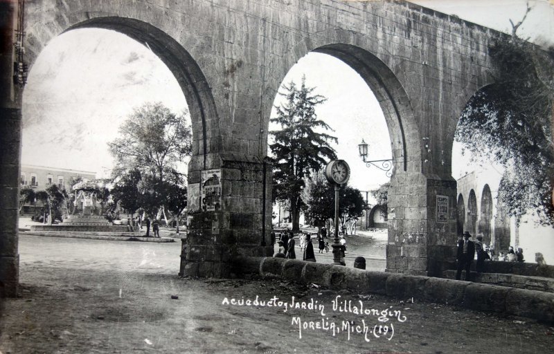 El Acueducto y Jardin Villalongin ( Circulada el 8 de Agosto de 1936 ).