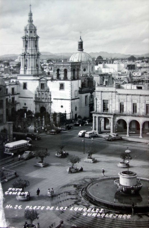 Plaza de Los Laureles Guadalajara, Jalisco.