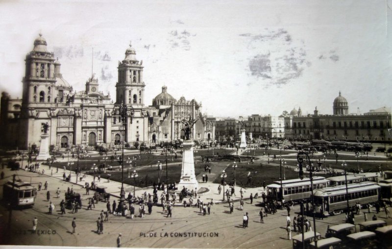 Plaza de La Constitucion ( Circulada el 12 de Octubre de 1927 ).