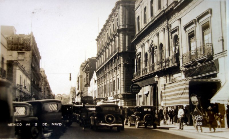 Avenida 5 de Mayo.