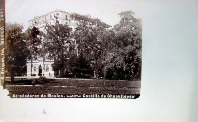 Alrededores de Mexico Castillo de Chapultepec por el fotografo Abel Briquet.