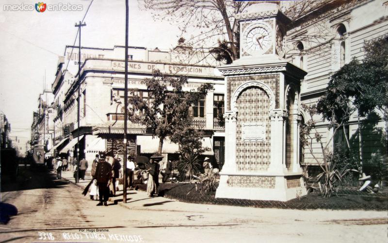 El reloj Turco Por el Fotógrafo Hugo Brehme. ( Circulada el 9 de Enero de 1928 ).