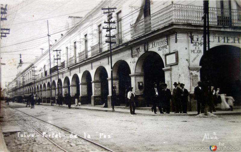 Portal de La Paz.