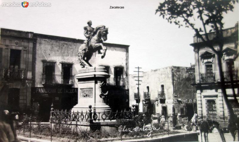 Monumento a Gonzalez Ortega.