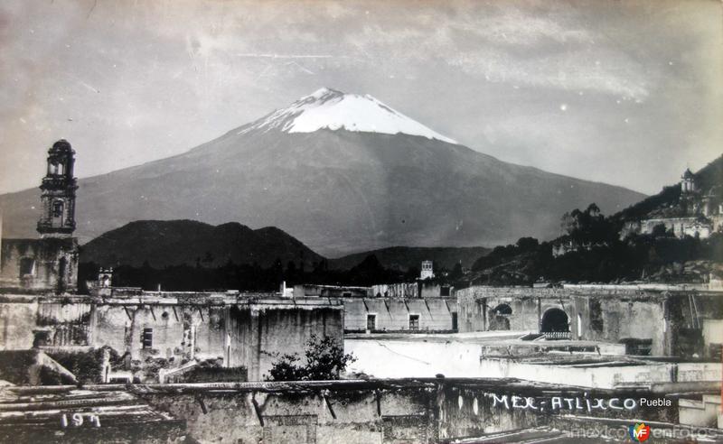 Volcan Popocatepetl.