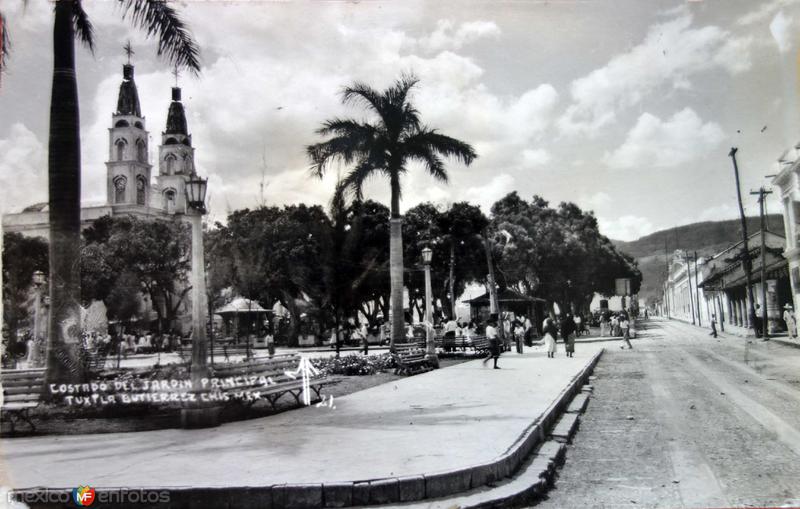 A un costado del Jardin principal..