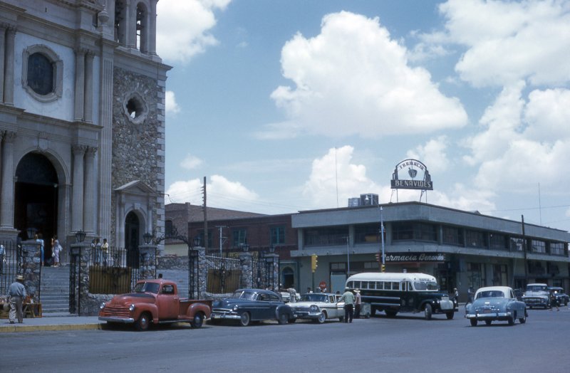 Catedral y Calle Venustiano Carranza (1958)