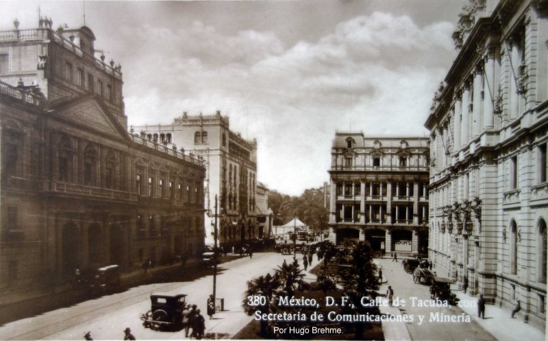 Calle de Tacuba Por el fotografo Hugo Brehme ( Circulada el 9 de Mayo de 1925 ).