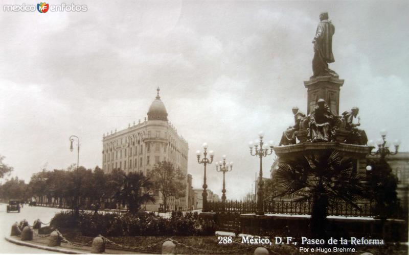 Paseo de La Reforma Por el fotografo Hugo Brehme ( Circulada el 9 de Mayo de 1925 ).