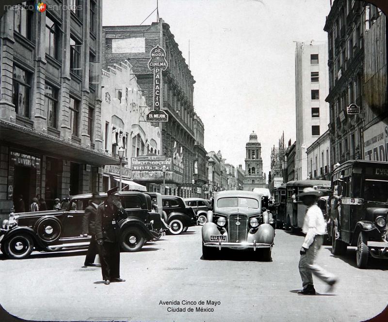 Avenida Cinco de Mayo Ciudad de México.