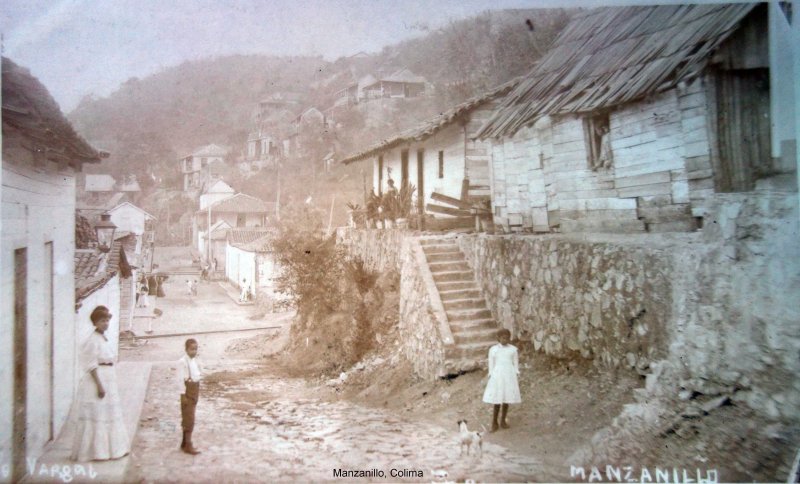 Escena callejera, Manzanillo, Colima ( Circulada el 15 de Diciembre de 1911 )